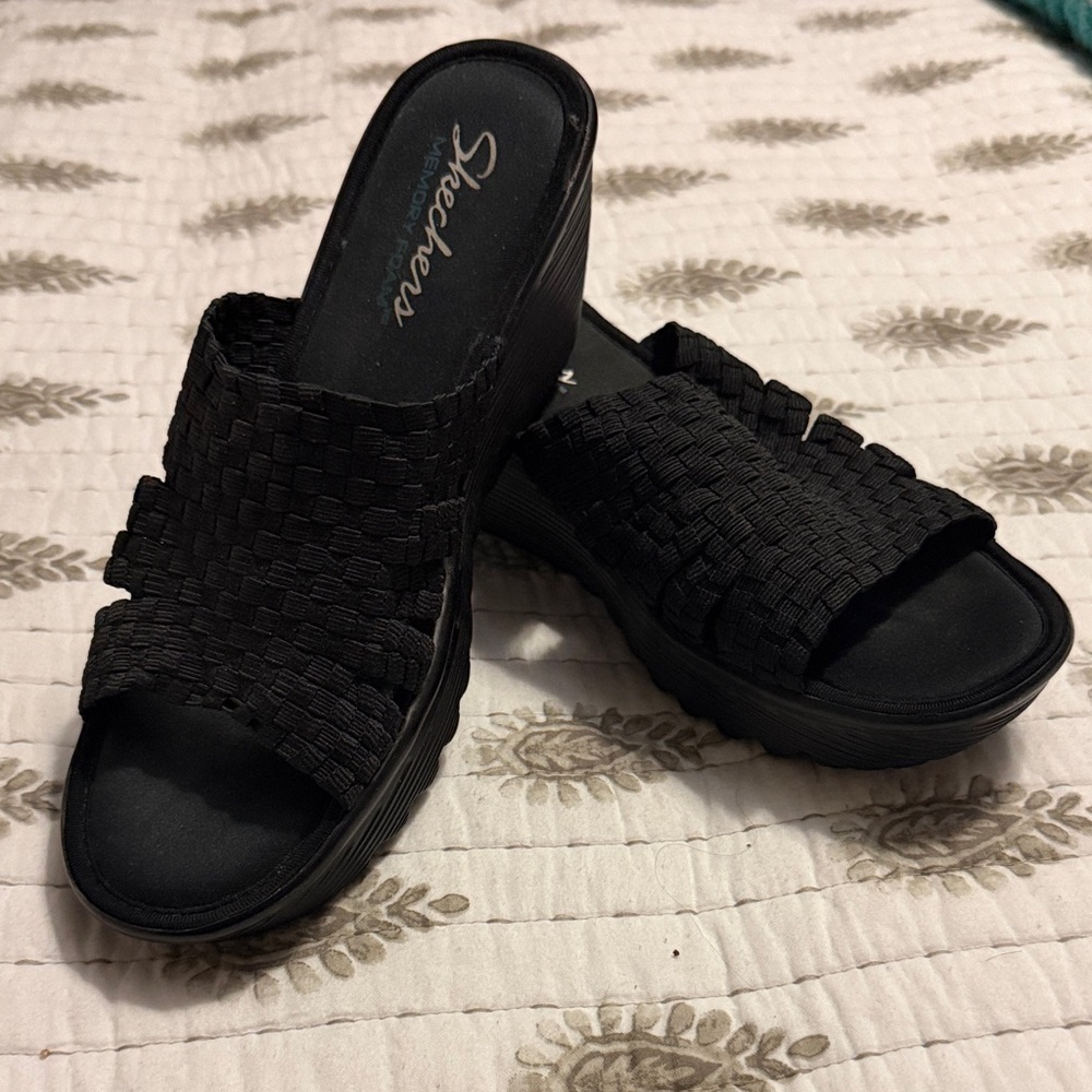 Skechers Black Woven Mules